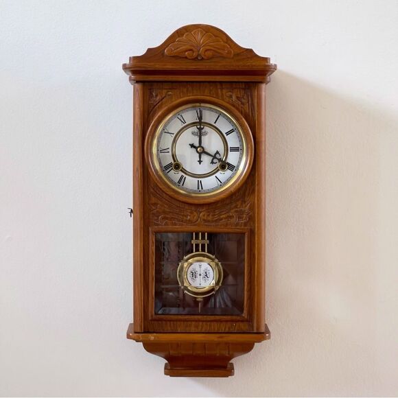 Vintage D&A 31-Day Silent Pendulum Wall Clock Parlor Clock With Key NOT WARNING - Picture 1 of 14